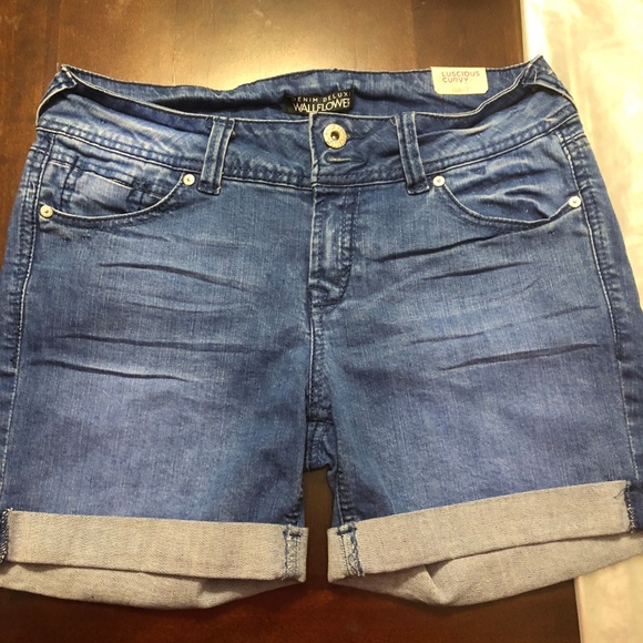 Wallflower Pants - Wallflower denim shorts luscious curvy fit size 7